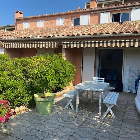 Presqu'ile De Giens, Maison Rdc Avec Acces Et Jardin Prives Sans Vis-a-vis, Piscine, Plages A 2 Min A Pieds * Hyères