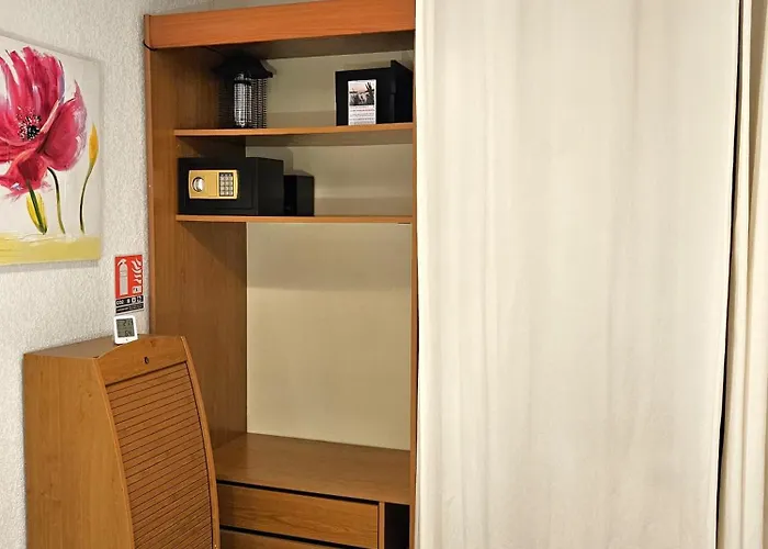 Presqu'ile De Giens, Maison Rdc Avec Acces Et Jardin Prives Sans Vis-a-vis, Piscine, Plages A 2 Min A Pieds Lejlighed