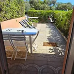 Апартаменты Presqu'ile De Giens, Maison Rdc Avec Acces Et Jardin Prives Sans Vis-a-vis, Piscine, Plages A 2 Min A Pieds Йер