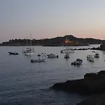 Апартаменты Presqu'ile De Giens, Maison Rdc Avec Acces Et Jardin Prives Sans Vis-a-vis, Piscine, Plages A 2 Min A Pieds *