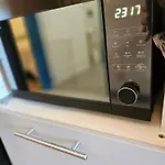 Appartement Presqu'ile De Giens, Maison Rdc Avec Accès Et Jardin Privés Sans Vis-à-vis, Piscine, Plages à 2 Min à Pieds Hyères