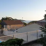 Апартаменты Presqu'ile De Giens, Maison Rdc Avec Acces Et Jardin Prives Sans Vis-a-vis, Piscine, Plages A 2 Min A Pieds Йер