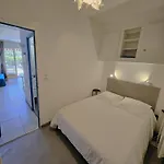 Presqu'ile De Giens, Maison Rdc Avec Acces Et Jardin Prives Sans Vis-a-vis, Piscine, Plages A 2 Min A Pieds Апартаменты