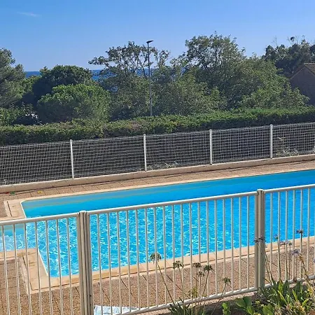 Giens Peninsula Seaside Villa: Private Garden, Pool, And Access *