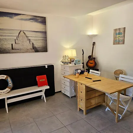 Presqu'ile De Giens, Maison Rdc Avec Acces Et Jardin Prives Sans Vis-a-vis, Piscine, Plages A 2 Min A Pieds Appartement Hyères