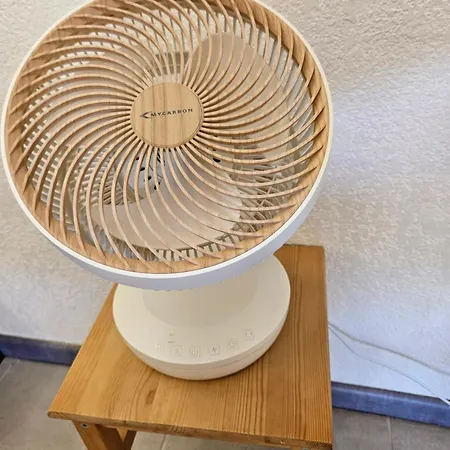 Giens Peninsula Seaside Villa: Private Garden, Pool, And Access