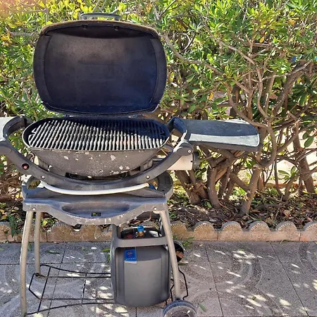 Giens Peninsula Seaside Villa: Private Garden, Pool, And Access Apartment