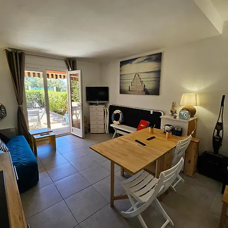 Presqu'ile De Giens, Maison Rdc Avec Acces Et Jardin Prives Sans Vis-a-vis, Piscine, Plages A 2 Min A Pieds