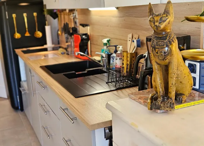 Presqu'ile De Giens, Maison Rdc Avec Acces Et Jardin Prives Sans Vis-a-vis, Piscine, Plages A 2 Min A Pieds *