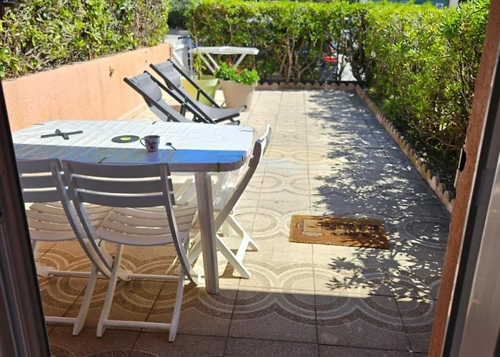 Апартаменти Presqu'ile De Giens, Maison Rdc Avec Acces Et Jardin Prives Sans Vis-a-vis, Piscine, Plages A 2 Min A Pieds Єр