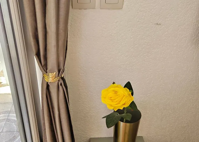 Апартаменти Presqu'ile De Giens, Maison Rdc Avec Acces Et Jardin Prives Sans Vis-a-vis, Piscine, Plages A 2 Min A Pieds