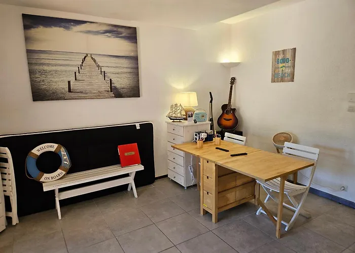 Presqu'ile De Giens, Maison Rdc Avec Acces Et Jardin Prives Sans Vis-a-vis, Piscine, Plages A 2 Min A Pieds Апартаменти Єр